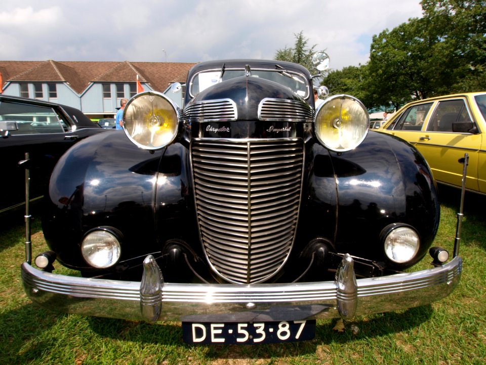 1937_Chrysler_Imperial,_Dutch_licence_registration_DE-53-87_p5