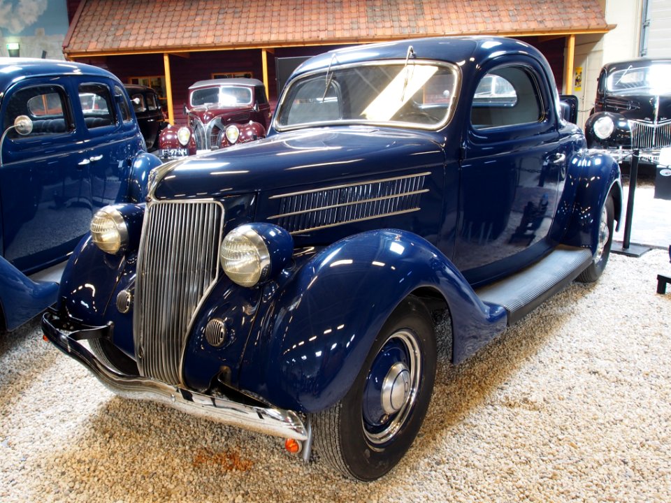 1936_Ford_68_3_Window_Coupé_pic7