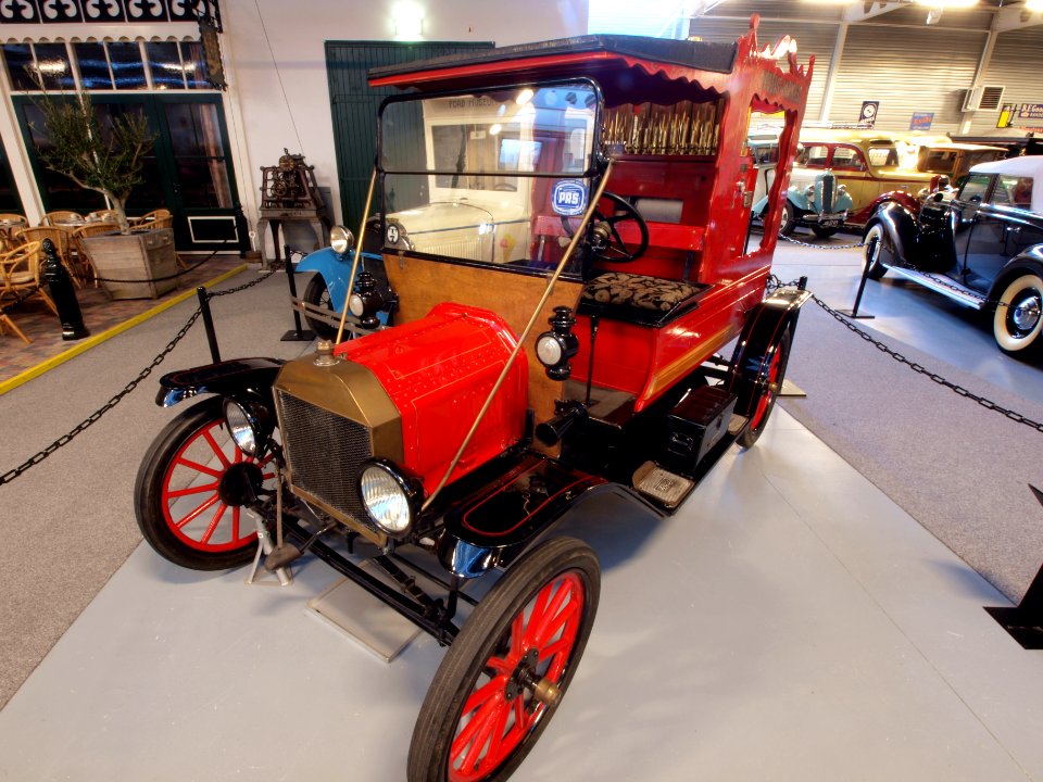 1916_Ford_T_with_Calliaphone_organ_pic5