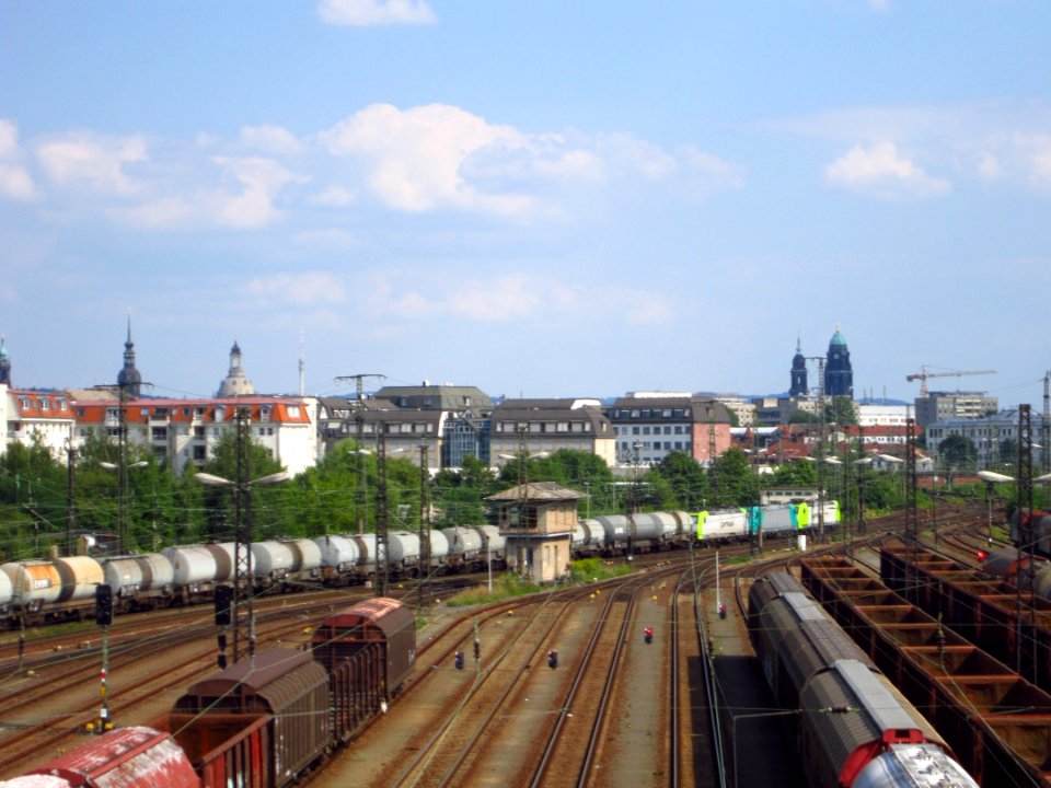 185_543_und_185_532-9_in_Dresden_Friedrichstadt