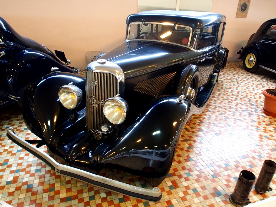 1936_Panhard_&_Levassor_X72_Panoramique_at_the_Musée_Automobile_de_Vendée_pic-2