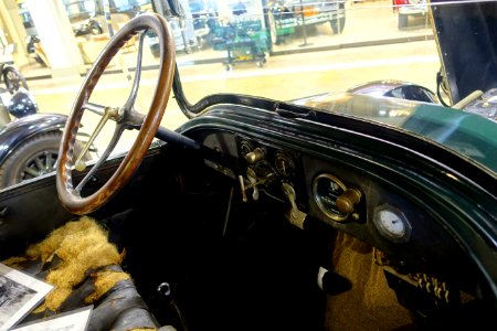 1916_Franklin_Model_9A_Runabout_-_Automobile_Driving_Museum_-_El_Segundo,_CA_-_DSC01796