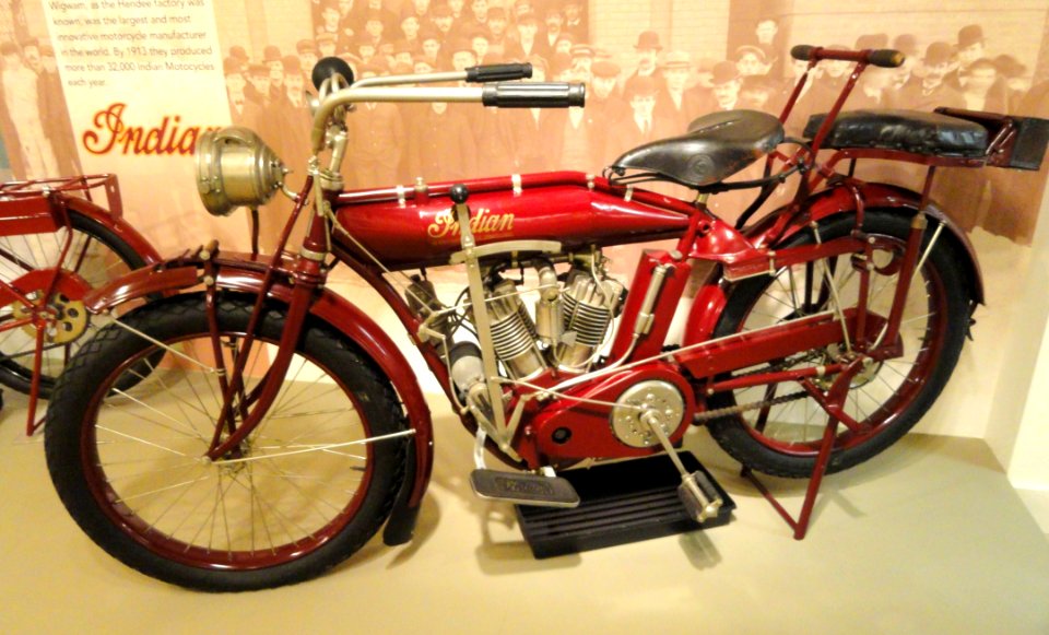1913_Indian_V-Twin_-_Lyman_&_Merrie_Wood_Museum_of_Springfield_History_-_DSC04178