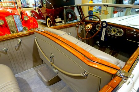 1936_Packard_Twelve_Convertible_Sedan_-_Automobile_Driving_Museum_-_El_Segundo,_CA_-_DSC02256
