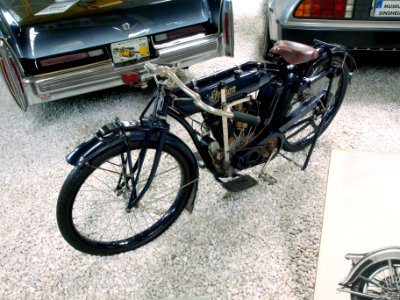 1912_Indian_Twin_7hp_750cc_pic1