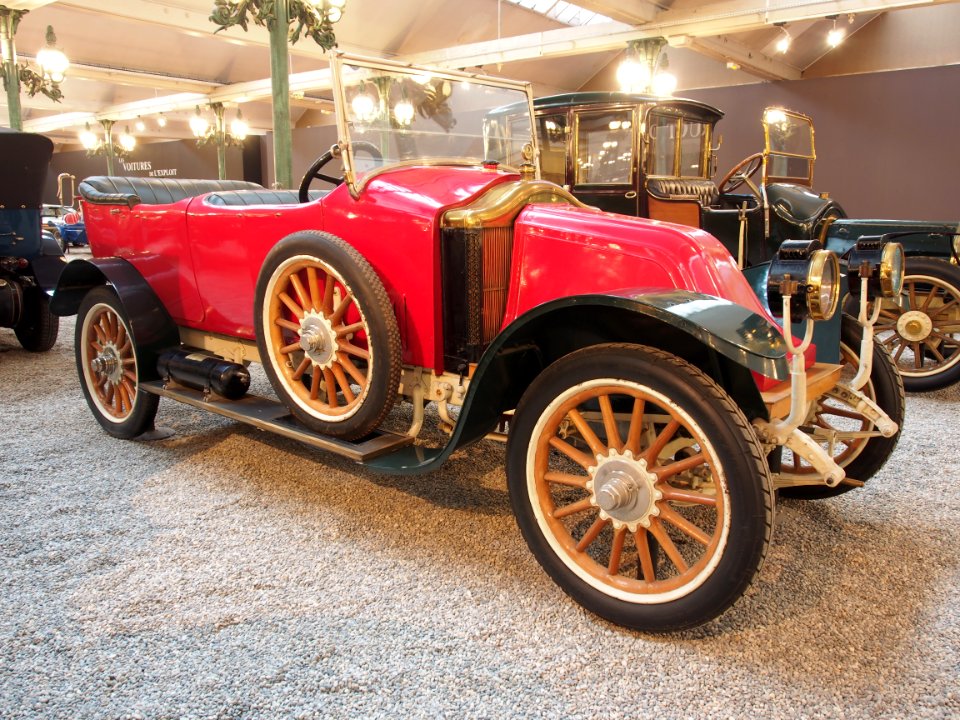 1919_Renault_Torpedo_EU,_4_cylinder,_12hp,_2815cm3,_65kmh,_photo_4
