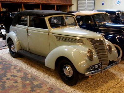 1937_Ford_760_B_pic9