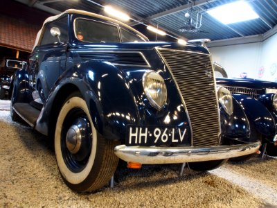 1937_Ford_760_A_Cabriolet_pic2
