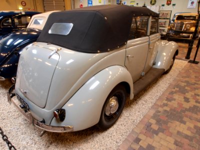 1937_Ford_760_B_pic8