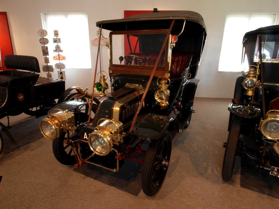 1906_De_Dion_Bouton_al_8hp,_942cc,_45kmh_p1
