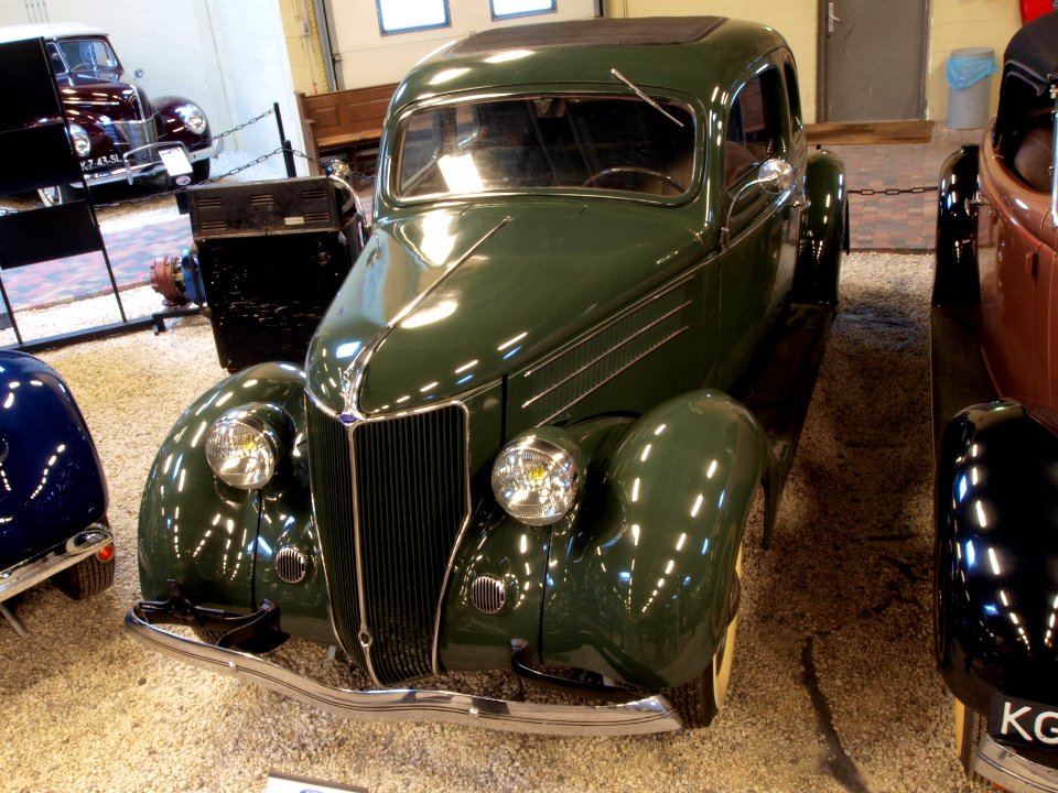 1936_Ford_68_5_Window_Coupé_pic8