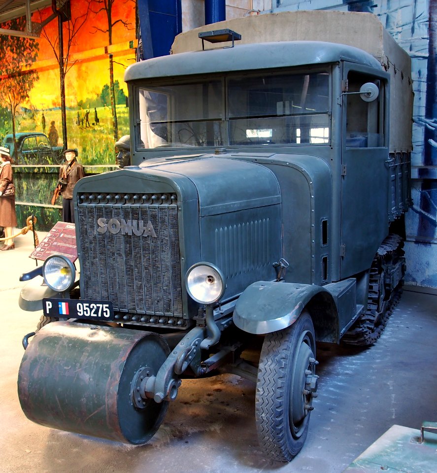 1936_SOMUA_MCG5,_in_the_Musée_des_Blindés,_France,_pic-5