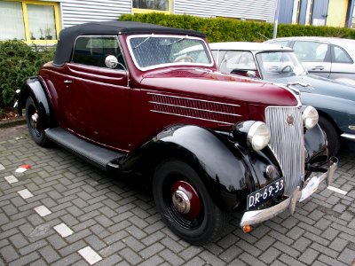 1936_Ford_V8_Cabriolet,_pict1