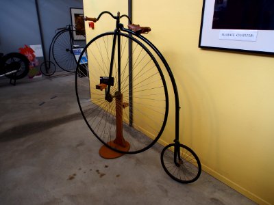 1872_Grand_Bi,_fabrication_artisanale,_Musée_de_la_Moto_et_du_Vélo,_Amneville,_France,_pic-001