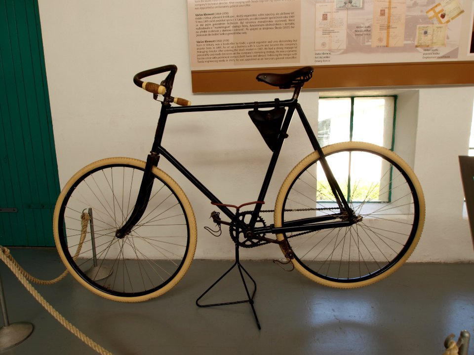 1896_Laurin_&_Klement,_bicycle_Slavia_pic2