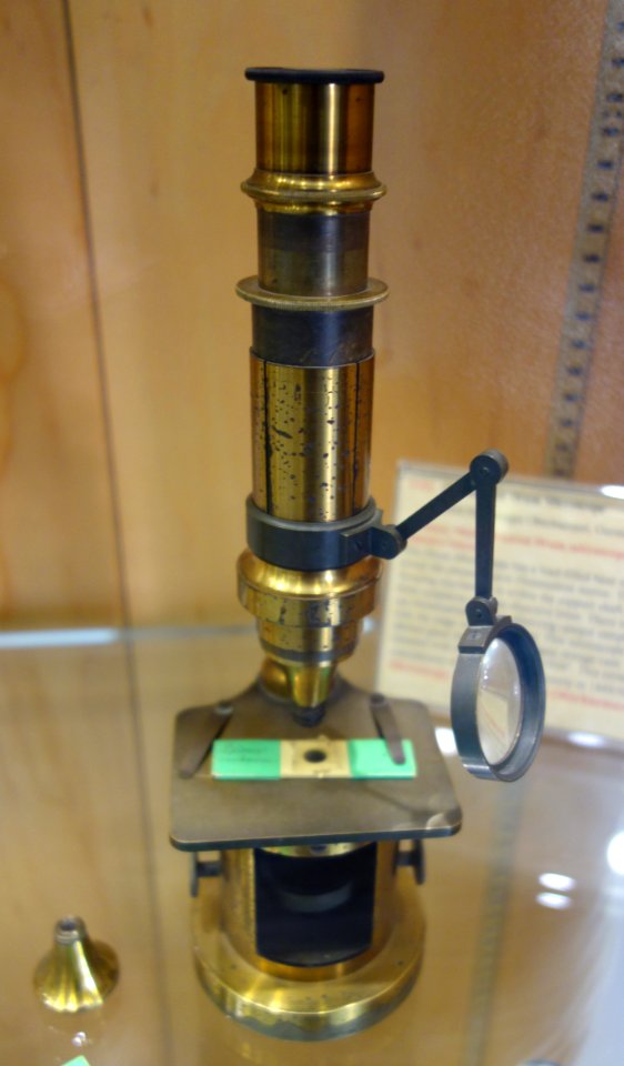 1849-1850,_Oberhaeuser_drum_microscope,_Georges_Oberhaeuser,_Germany_-_Golub_Collection_of_Antique_Microscopes_-_DSC04782