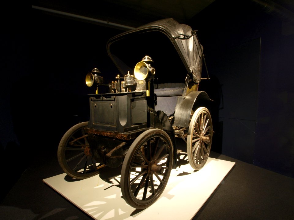 1895_Panhard_&_Levassor_Phaeton_with_capote