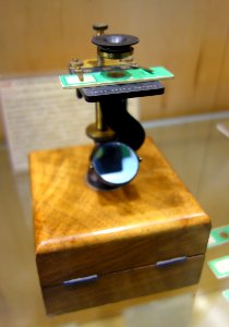 1865_circa,_dissecting_microscope,_Carl_Zeiss,_Germany_-_Golub_Collection_of_Antique_Microscopes_-_DSC04820