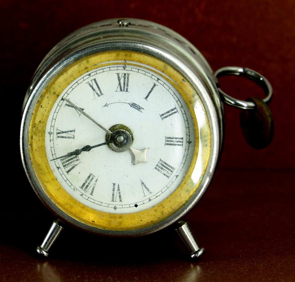 1888_Miniatur_wecker_(Frankreich)