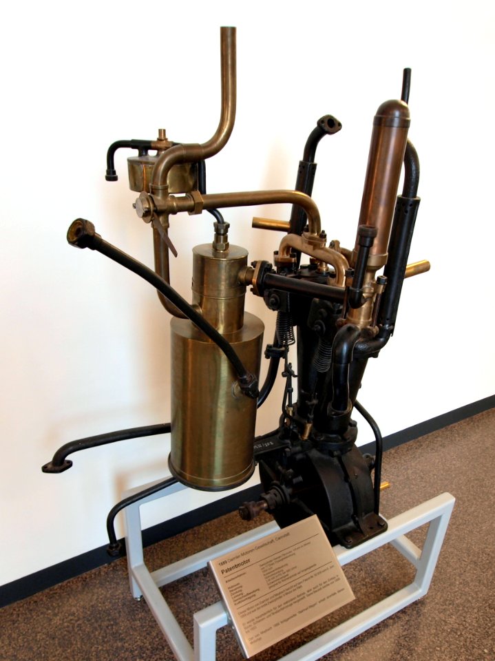 1889_2_cylinder_Ottomotor_pic2