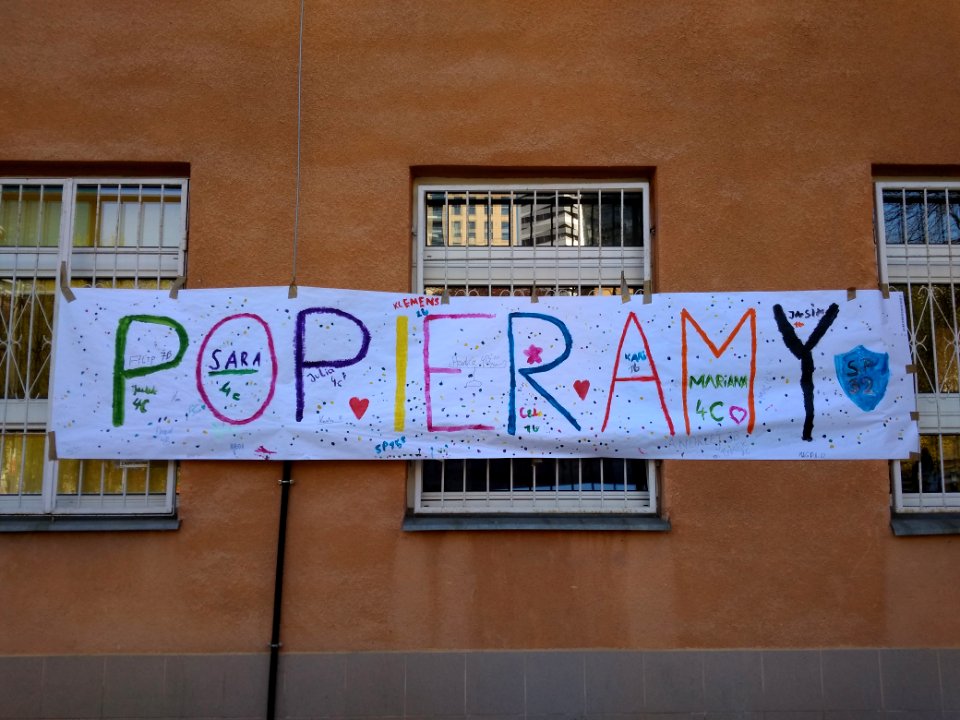 18-04-2019_Warszawa_SP_nr_32,_poparcie_uczniów_dla_strajku_nauczycieli