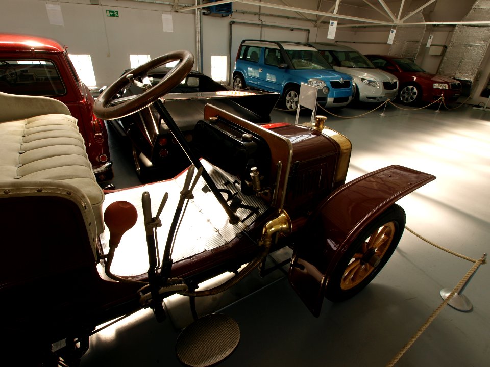 1906_Laurin_&_Klement,_Voiturette_type_A_pic3