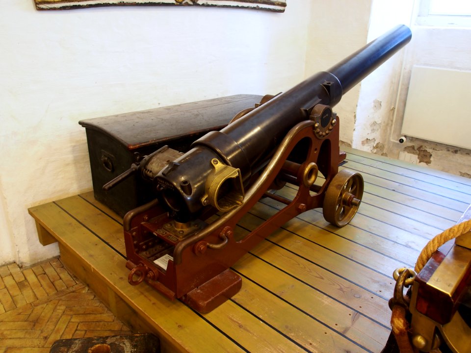 1882_87_mm_breech-loading_gun_from_Krupp,_pic2