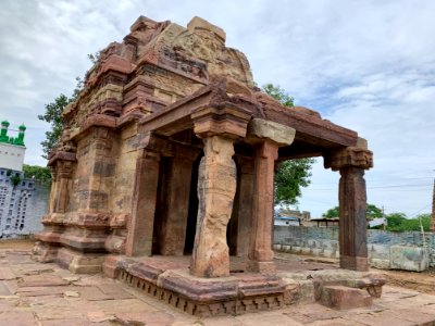 17th_century_Shah_Ali_Pedda_Dargah_and_fort_built_on_Navabrahma_Temples,_Alampur,_Telangana_India_-_5