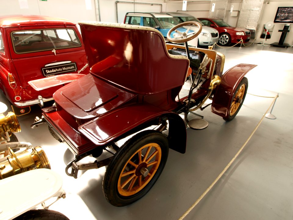 1906_Laurin_&_Klement,_Voiturette_type_A_pic1