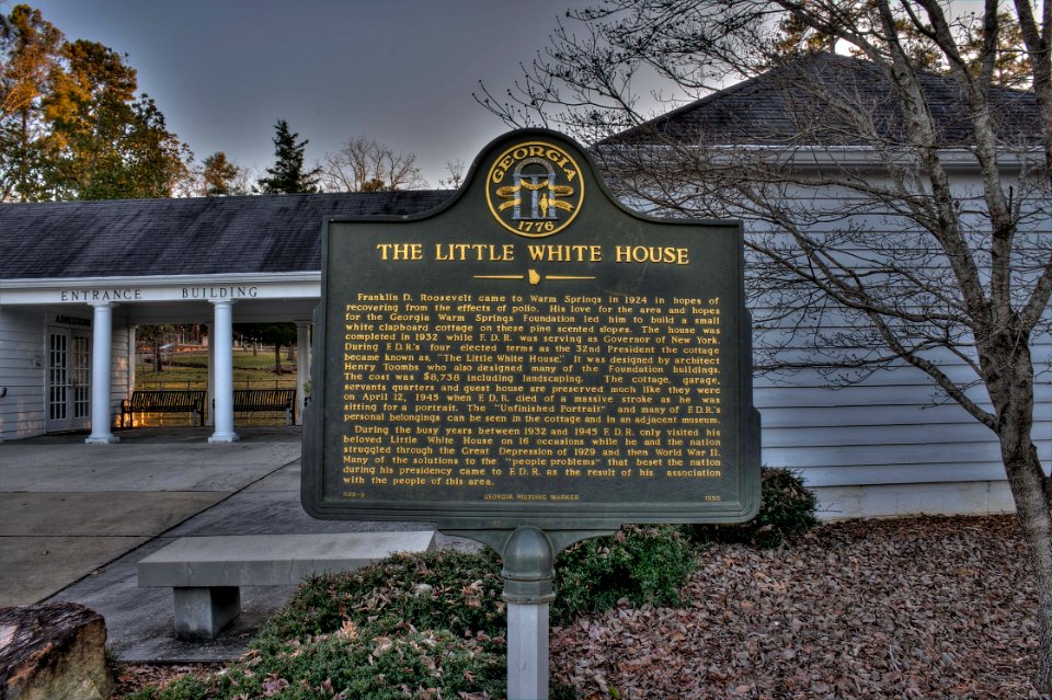 18-35-232-little-white-house