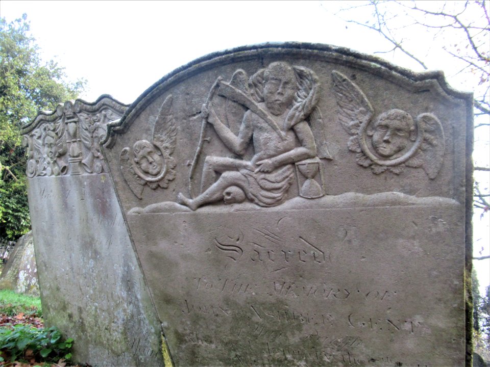 18th_century_gravestones,_Pluckley