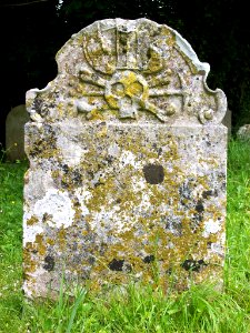 18th_century_headstone,_St_John-sub-Castro_2