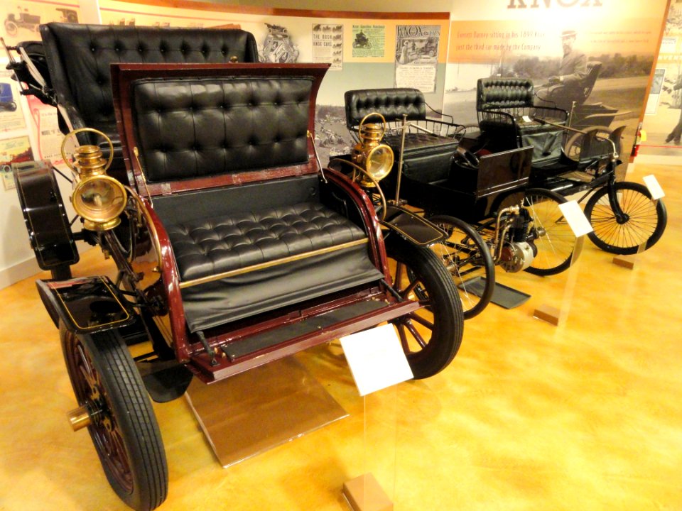 1904_Knox_Touraine_-_Lyman_&_Merrie_Wood_Museum_of_Springfield_History_-_DSC04156
