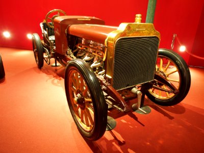 1904_Dufaux,_8_cylinder,_90hp,_12761cm3,_140kmh,_pic3