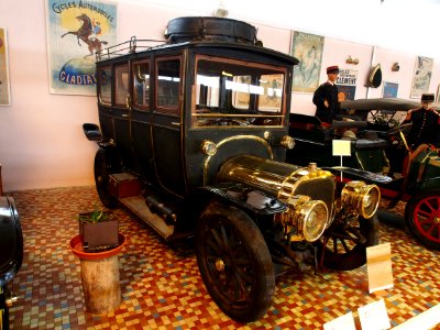 1904_Leon_Bollee_20cv_at_the_Musée_Automobile_de_Vendée_pic3