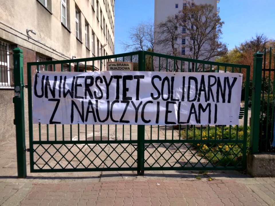 18-04-2019_Wydział_Psychologii_UW,_poparcie_dla_strajku_nauczycieli