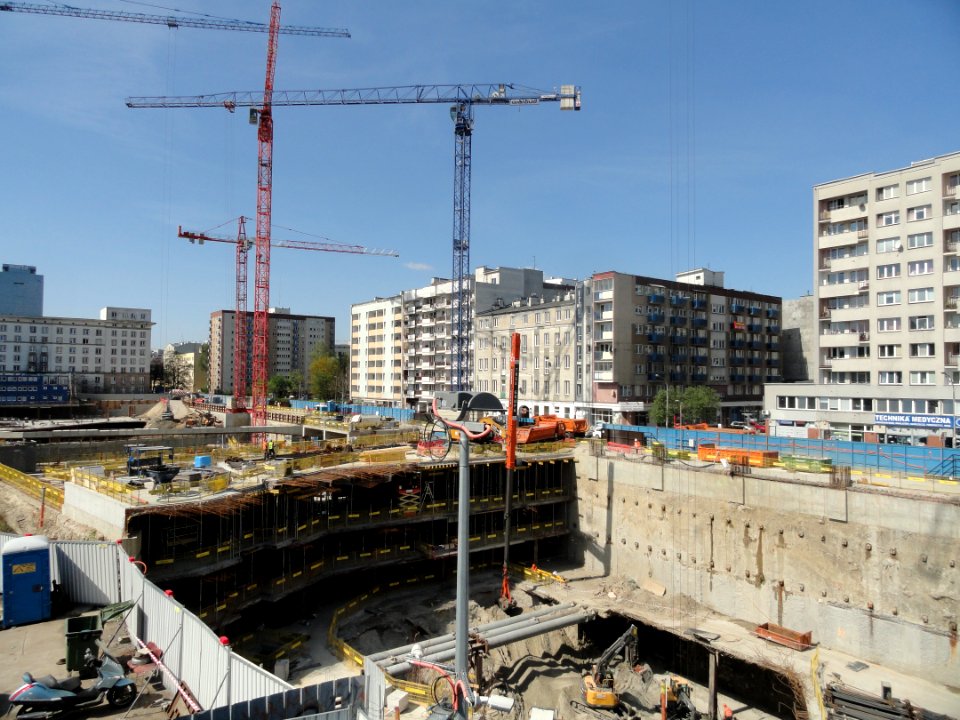19-04-2018_plac_budowy_Varso,_1