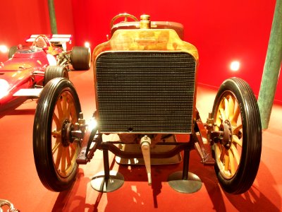 1904_Dufaux,_8_cylinder,_90hp,_12761cm3,_140kmh,_pic2