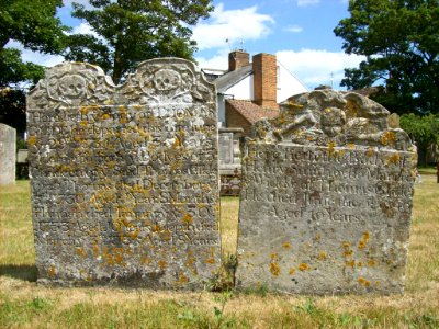 18th_century_gravestones,_Lydd