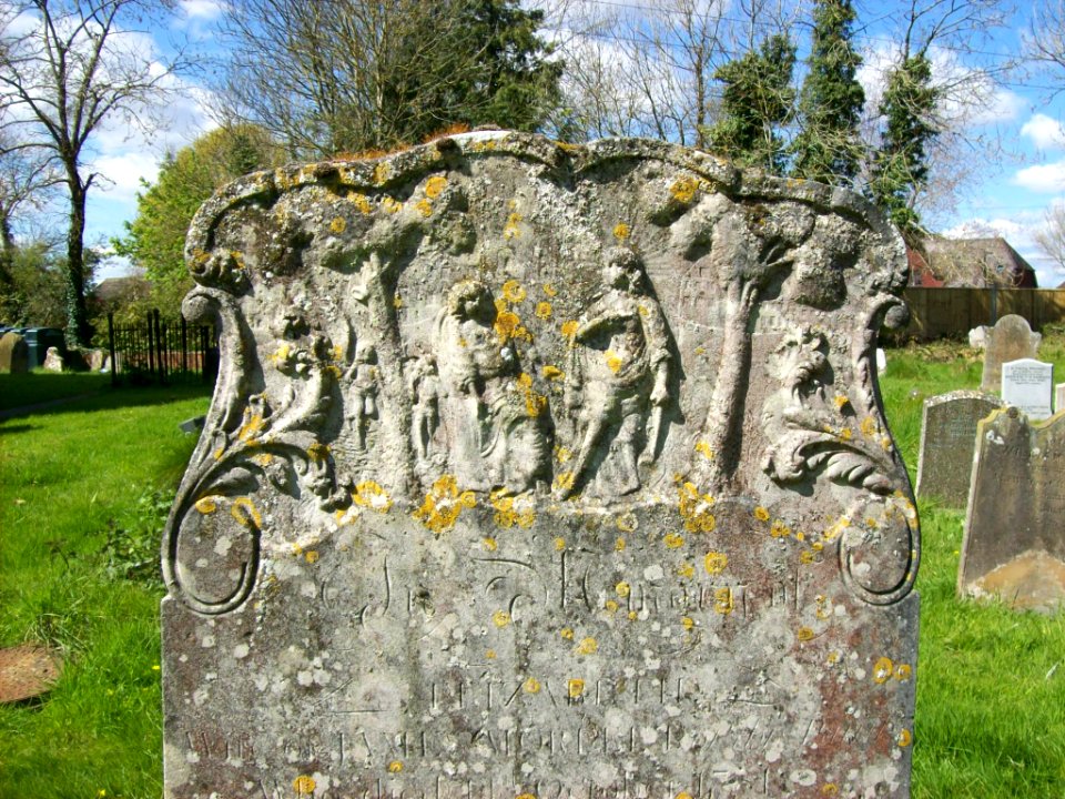 18th_c._headstone,_Woodchurch