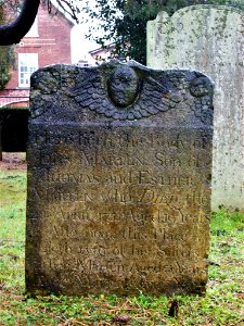 18th_century_headstone,_St_Swithun's,_East_Grinstead