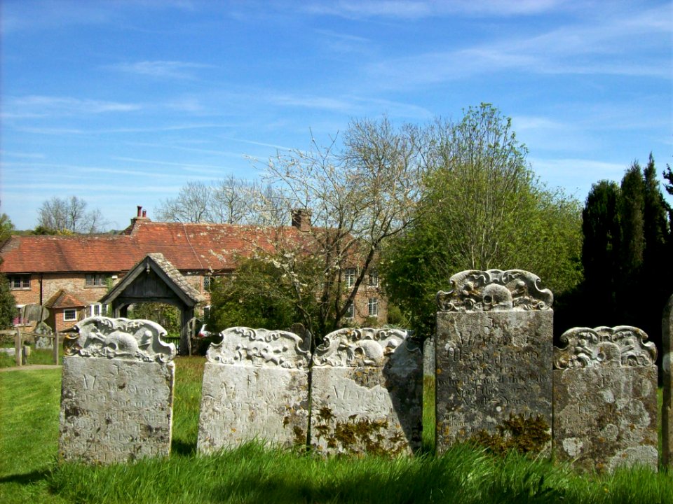 18th_century_headstones,_Warbleton