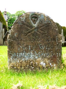 18th_c._gravestone,_Baslow