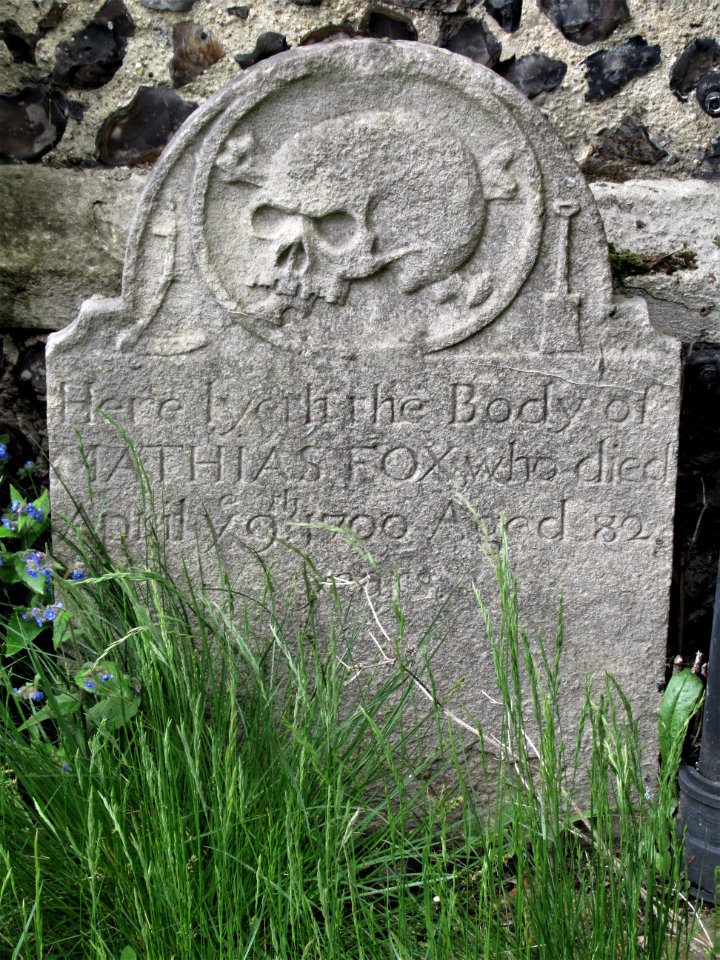 18th_century_gravestone,_North_Ockendon