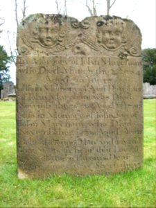 18th_century_gravestone,_Penshurst