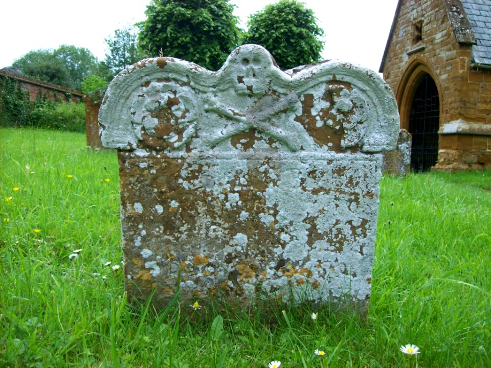 18th_century_headstone,_Nether_Heyford