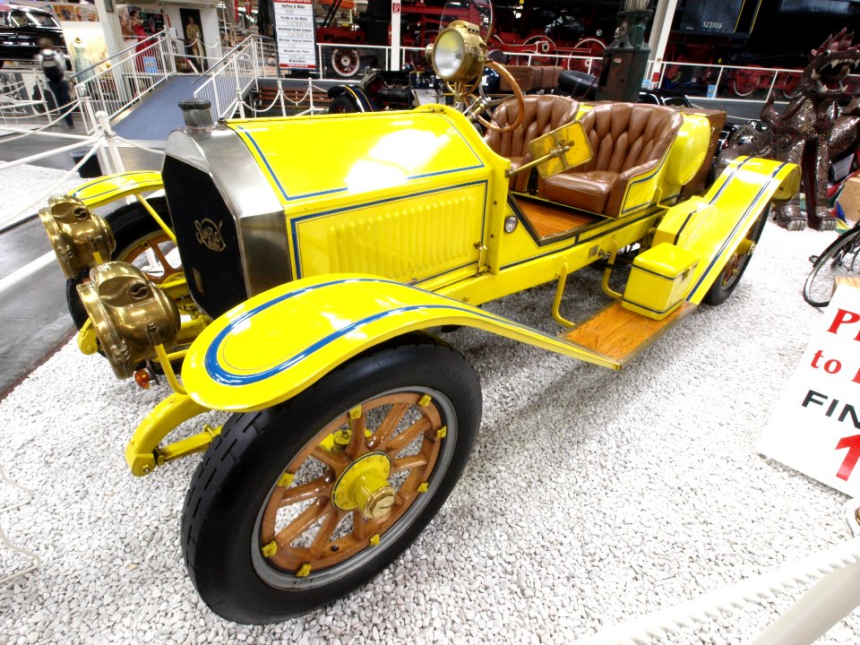 1912_American_La_France_Simplex