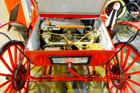 1904_Schacht_Auto-Runabout_-_Automobile_Driving_Museum_-_El_Segundo,_CA_-_DSC01748