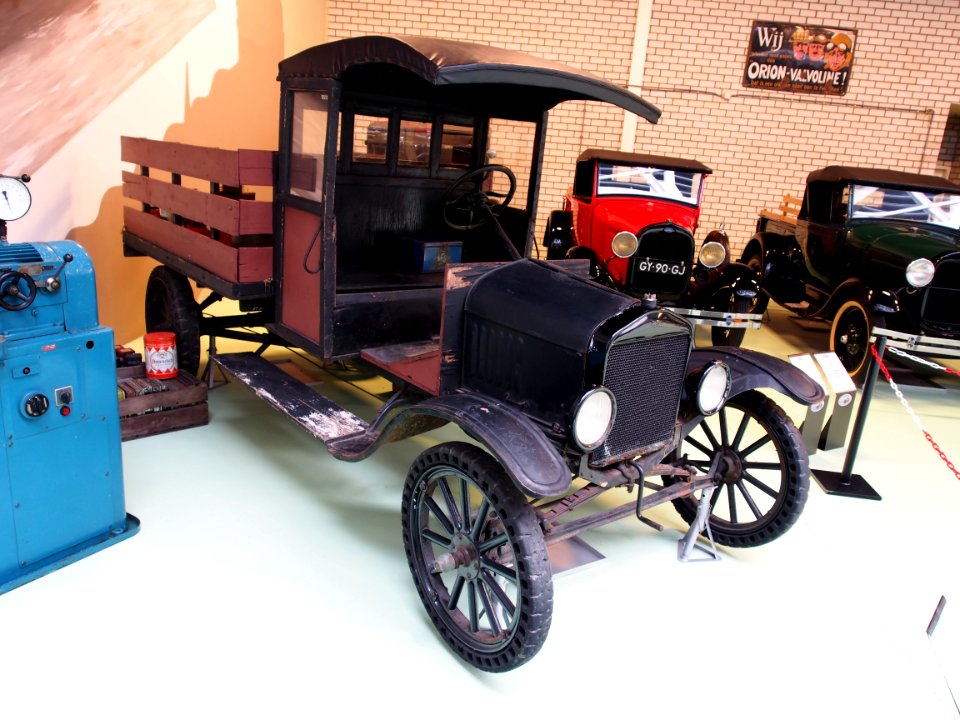 1910_Ford_T_open_truck_pic4