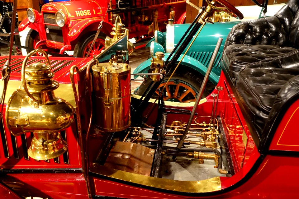 1906_Stanley_Steamer_Model_F_interior_view_-_Collings_Foundation_-_Massachusetts_-_DSC07153
